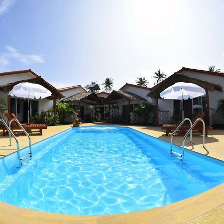 Vivi Bungalows Resort Nai Harn Eksteriør bilde