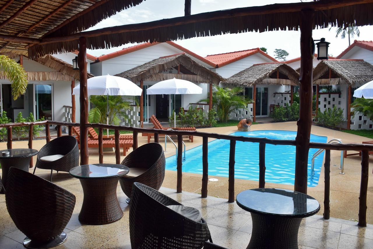 Vivi Bungalows Resort Nai Harn Eksteriør bilde