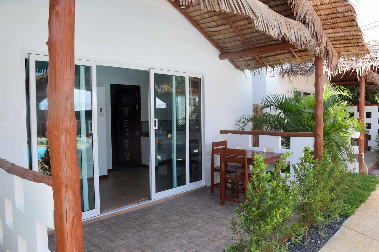 Vivi Bungalows Resort Nai Harn Eksteriør bilde