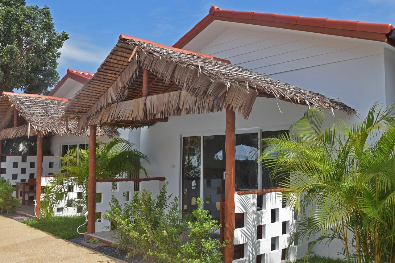 Vivi Bungalows Resort Nai Harn Eksteriør bilde