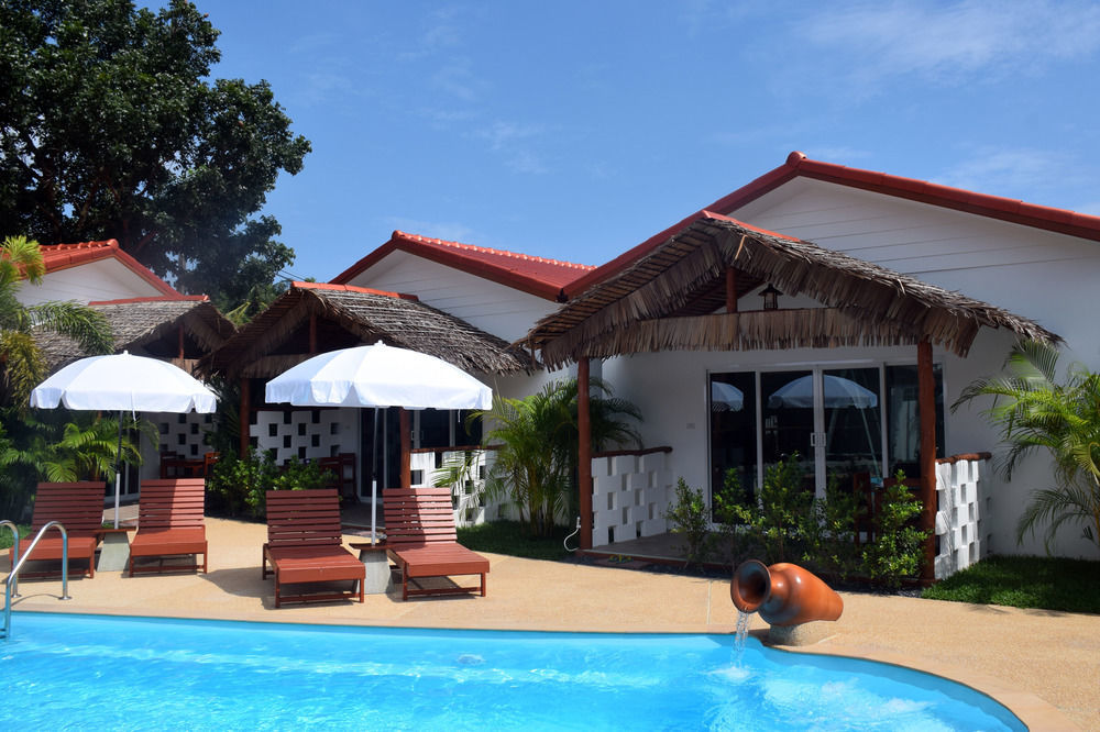Vivi Bungalows Resort Nai Harn Eksteriør bilde